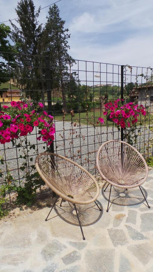 Sotto La Vigna Charm Stay Adults Only Vacation Suite Appartment Montegrosso dʼAsti Dış mekan fotoğraf